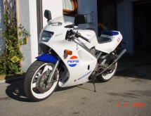 RGV250_Pepsi_01