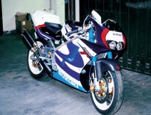 rgv-gsxr-2