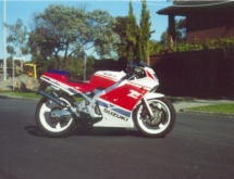 suz-rgv250-90-bikepics-10313