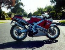 suz-rgv250-90-bikepics-10322