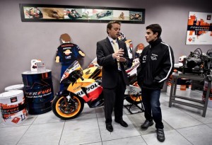 marquez-visit-repsol-centre