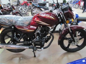 1-yamaha-125-mototsikl-yamaha-125-jianshe-nedorogo